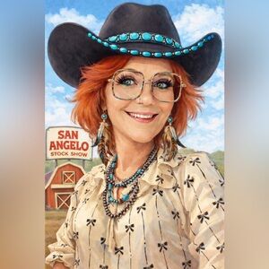 Meet your Posher, Lacey